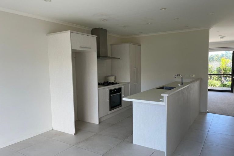 Photo of property in 39 Matairangi Avenue, Totara Heights, Auckland, 2105