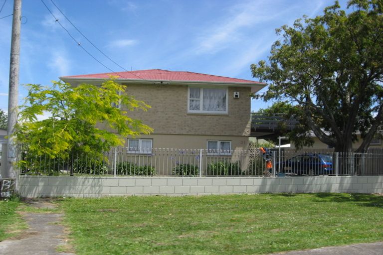 Photo of property in 31 Mckenzie Road, Mangere Bridge, Auckland, 2022