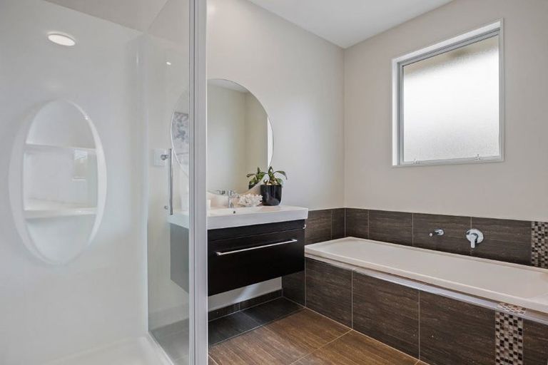 Photo of property in 12 Siding Lane, Prebbleton, 7604