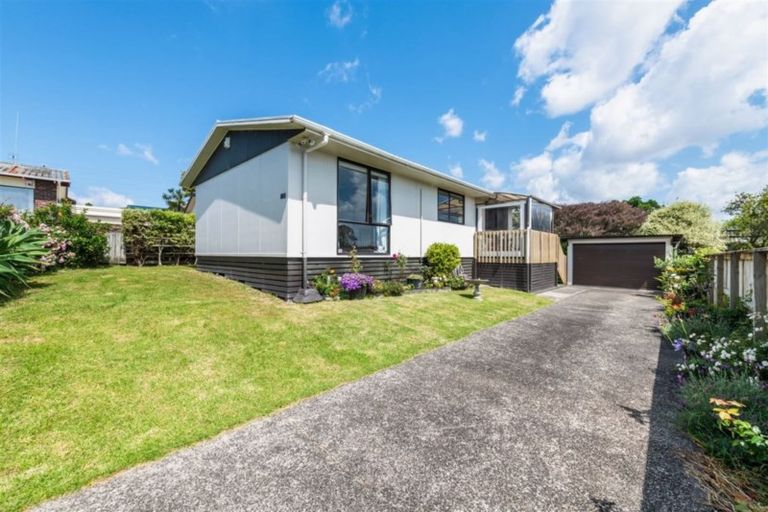 Photo of property in 88 Roberts Road, Te Atatu South, Auckland, 0610