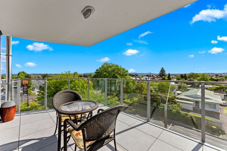 Photo of property in Bella Vista, 3a/84 Gunner Drive, Te Atatu Peninsula, Auckland, 0610