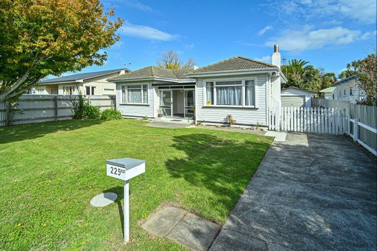 Photo of property in 225 Grove Road, Mayfair, Hastings, 4122