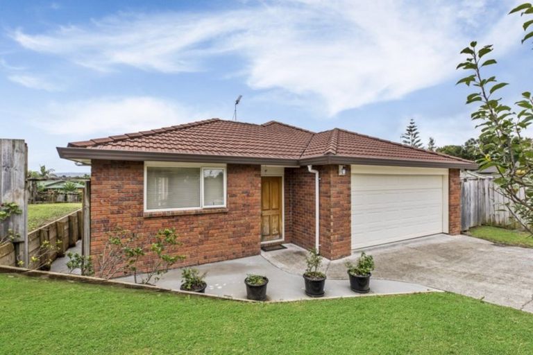 Photo of property in 18 Piriti Place, Weymouth, Auckland, 2103