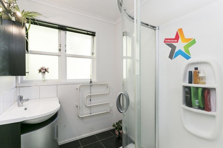 Photo of property in 15 Khouri Avenue, Karori, Wellington, 6012