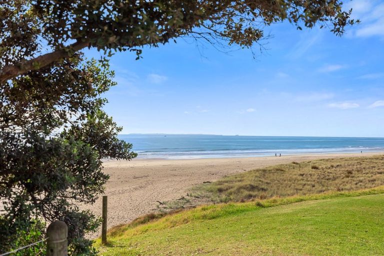 Photo of property in 15 Dungarvon Place, Clendon Park, Auckland, 2103