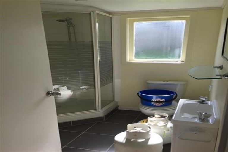 Photo of property in 13 Strid Road, Te Atatu South, Auckland, 0610