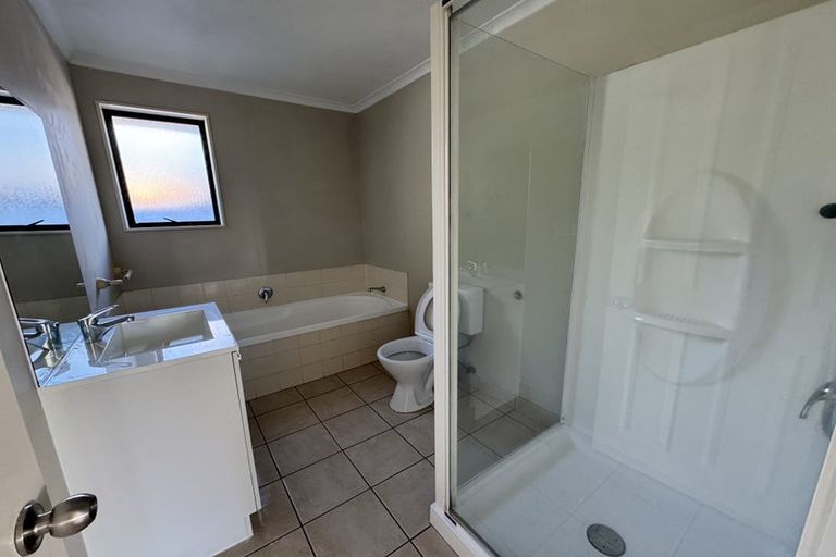 Photo of property in 16 Kanuka Way, Albany, Auckland, 0632