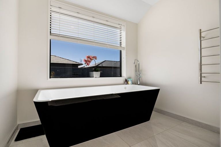 Photo of property in 5 Feather Place, Rolleston, 7615