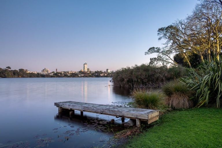 Photo of property in 35 Sylvan Park Avenue, Milford, Auckland, 0620