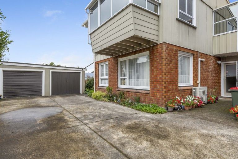 Photo of property in 2/87 Brougham Street, New Plymouth, 4310