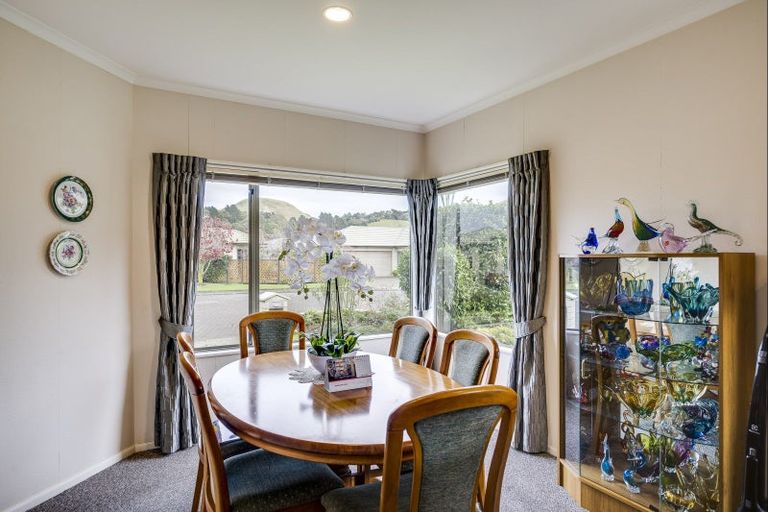Photo of property in 14 Claridge Place, Taradale, Napier, 4112
