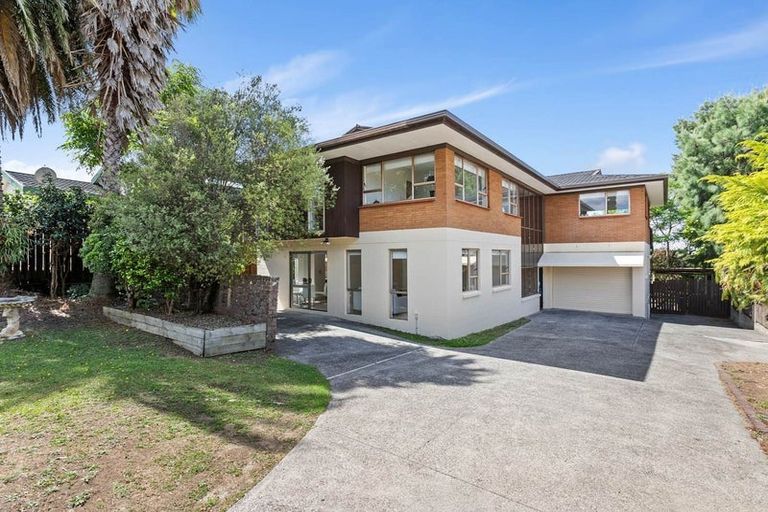 Photo of property in 26 Colwill Road, Massey, Auckland, 0614