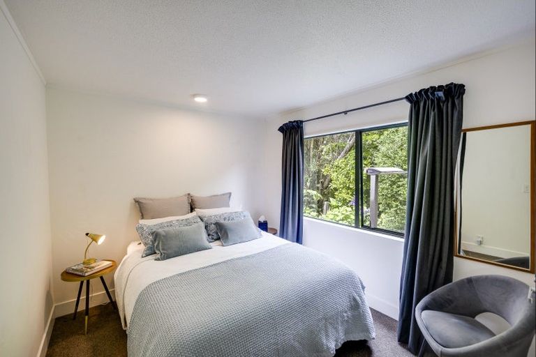 Photo of property in 5a Tauroa Road, Havelock North, 4130