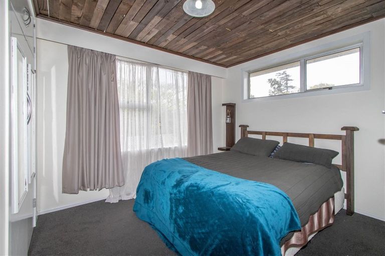 Photo of property in 6 Kowhai Street, Inglewood, 4330