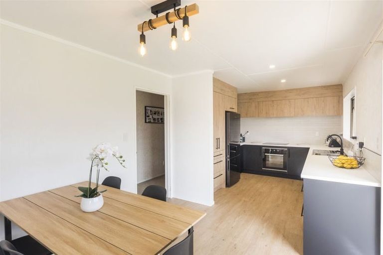 Photo of property in 50 John F Kennedy Drive, Milson, Palmerston North, 4414