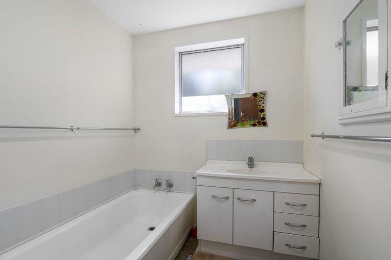 Photo of property in 1/402 Hereford Street, Linwood, Christchurch, 8011