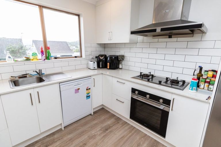Photo of property in 1 Paddington Grove, Karori, Wellington, 6012