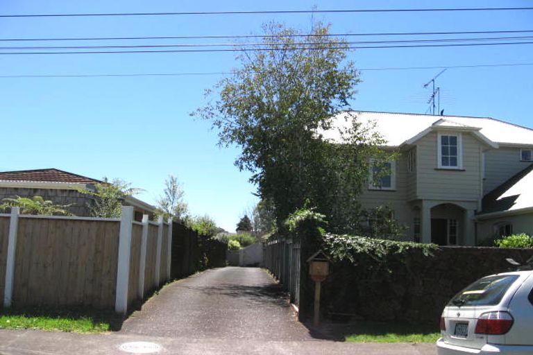 Photo of property in 1/4 Stratford Avenue, Milford, Auckland, 0620