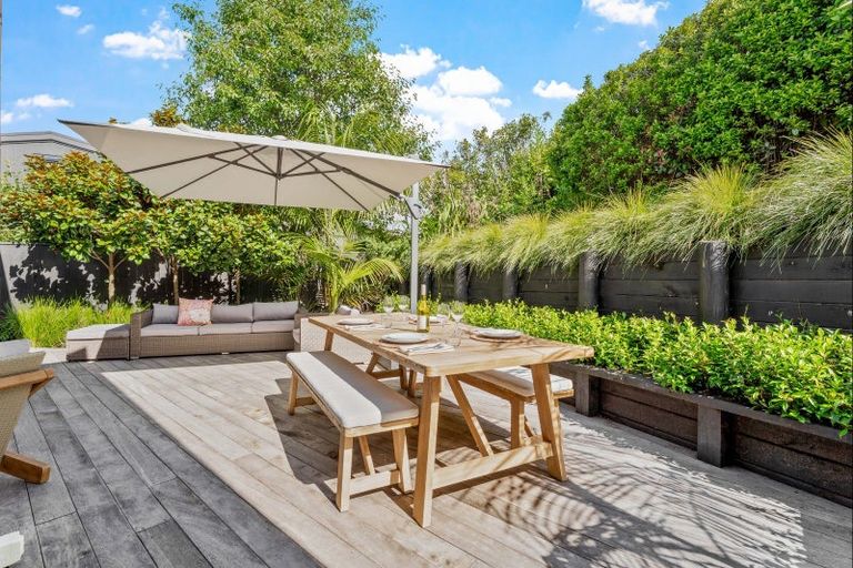 Photo of property in 28 Laly Haddon Place, Matakana, Warkworth, 0985