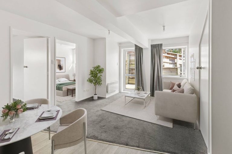 Photo of property in 32 Lynda Avenue, Paparangi, Wellington, 6037