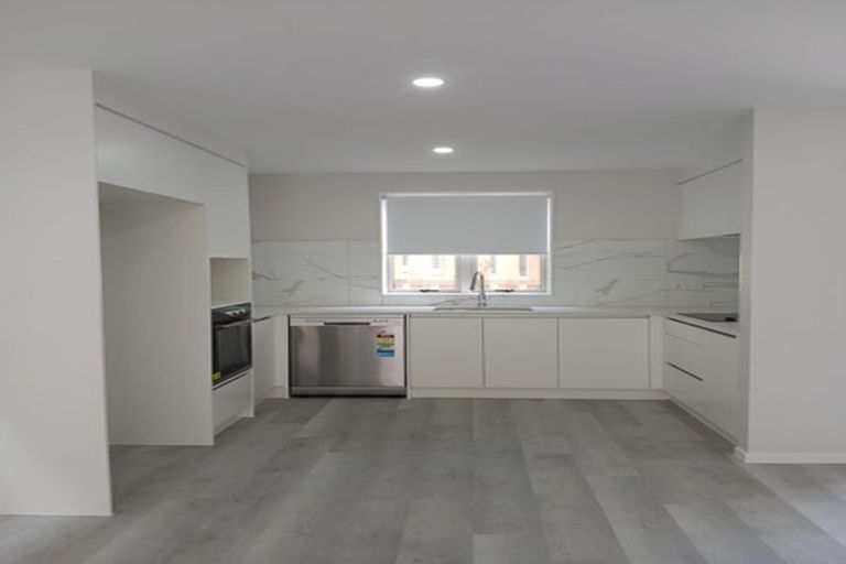 Photo of property in 44 Everglade Drive, Goodwood Heights, Auckland, 2105