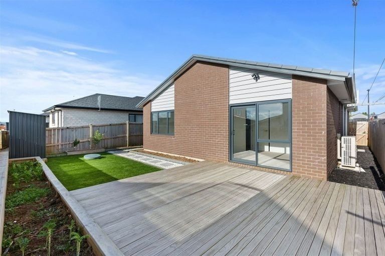 Photo of property in 11 Maioha Road, Pukekohe, 2120