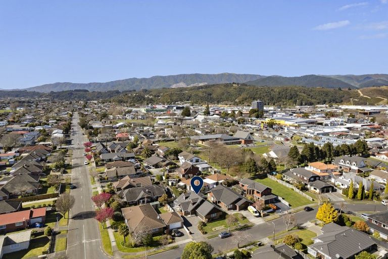 Photo of property in 3 Comeskey Grove, Elderslea, Upper Hutt, 5018