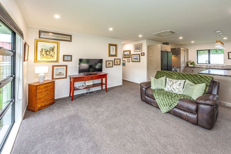 Photo of property in 3 Photinia Place, Aramoho, Whanganui, 4500