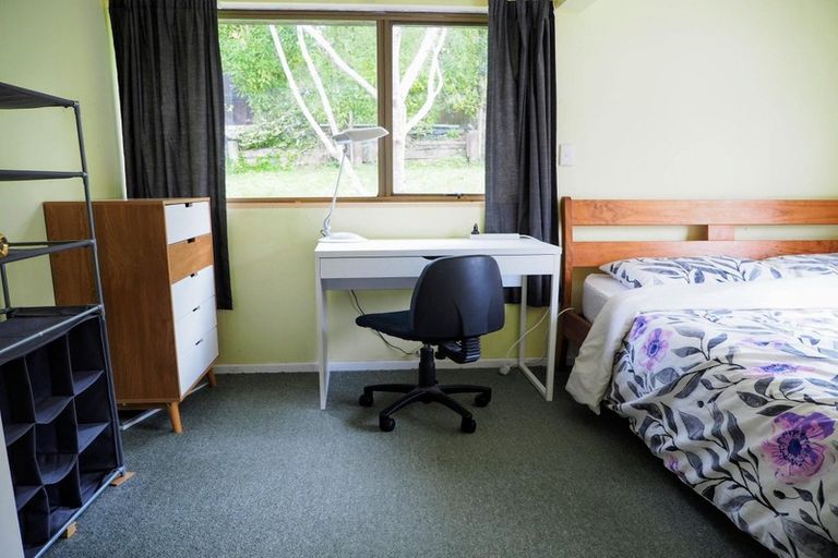 Photo of property in 18 King Richard Place, Browns Bay, Auckland, 0630
