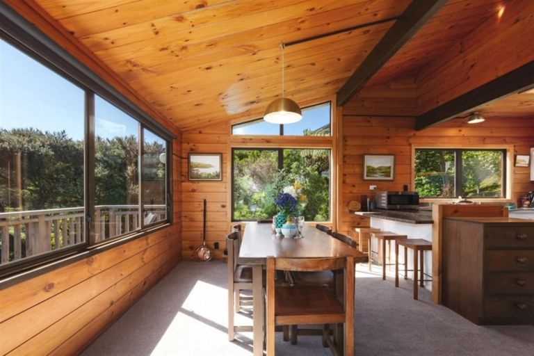 Photo of property in 88 Motuhara Road, Plimmerton, Porirua, 5026