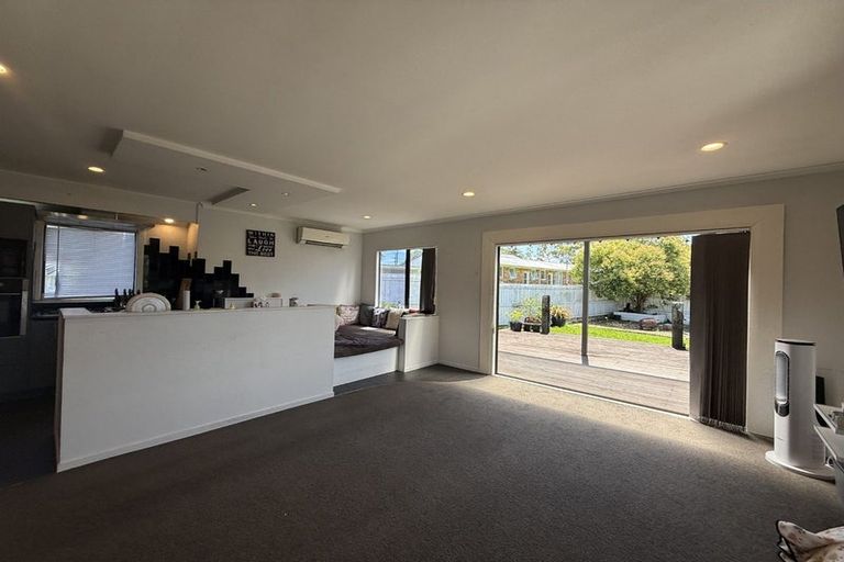 Photo of property in 456a West Coast Road, Glen Eden, Auckland, 0602