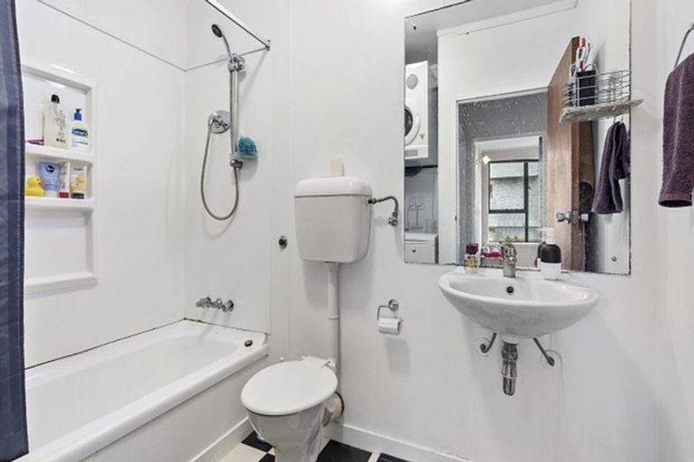 Photo of property in Hobson Court Flats, 14/70u Hobson Street, Thorndon, Wellington, 6011