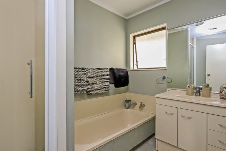 Photo of property in 44 Whiting Crescent, Greenmeadows, Napier, 4112