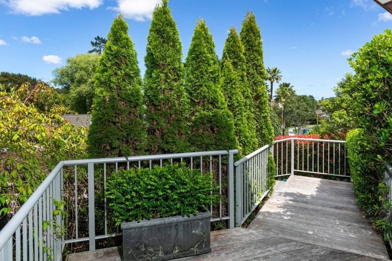 Photo of property in 3 Admirals Court Drive, Greenhithe, Auckland, 0632