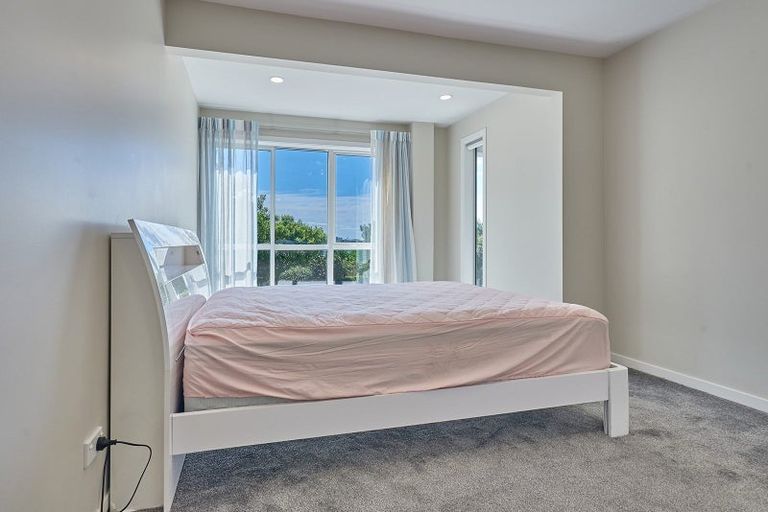 Photo of property in 17 Putini Road, Mangere Bridge, Auckland, 2022