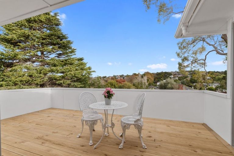 Photo of property in 43 Lynden Avenue, Hillcrest, Auckland, 0627