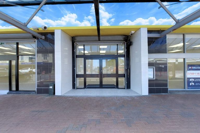 Photo of property in 350a Great South Road, Opaheke, Papakura, 2113