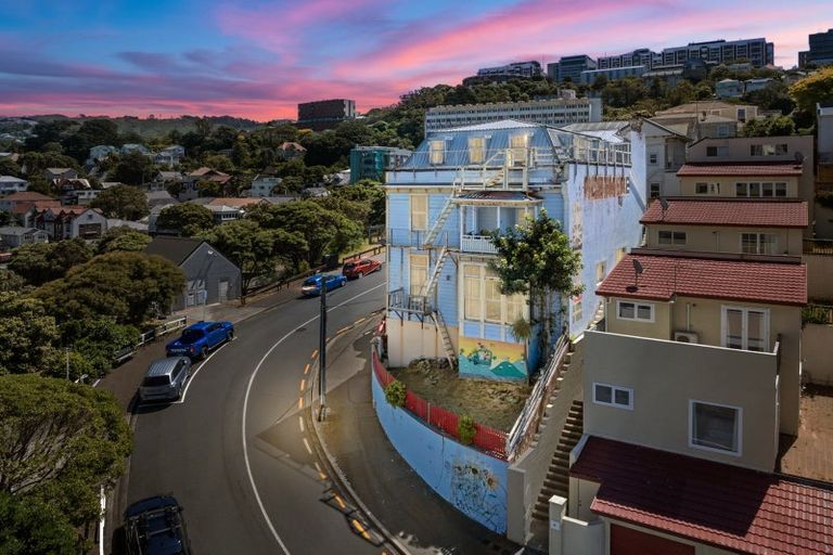 Photo of property in Rosemere Backpackers, 6 Macdonald Crescent, Te Aro, Wellington, 6011