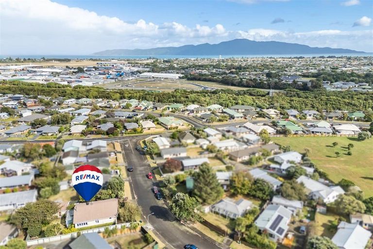 Photo of property in 37 Linwood Drive, Paraparaumu, 5032