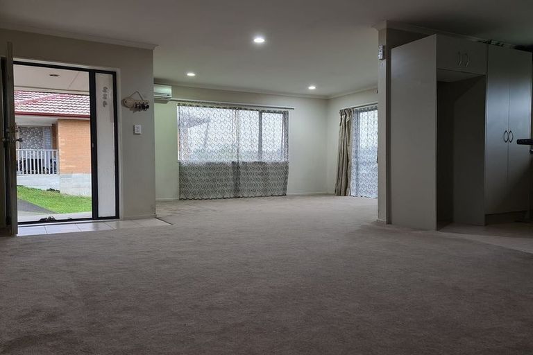 Photo of property in 229 Triangle Road, Massey, Auckland, 0614