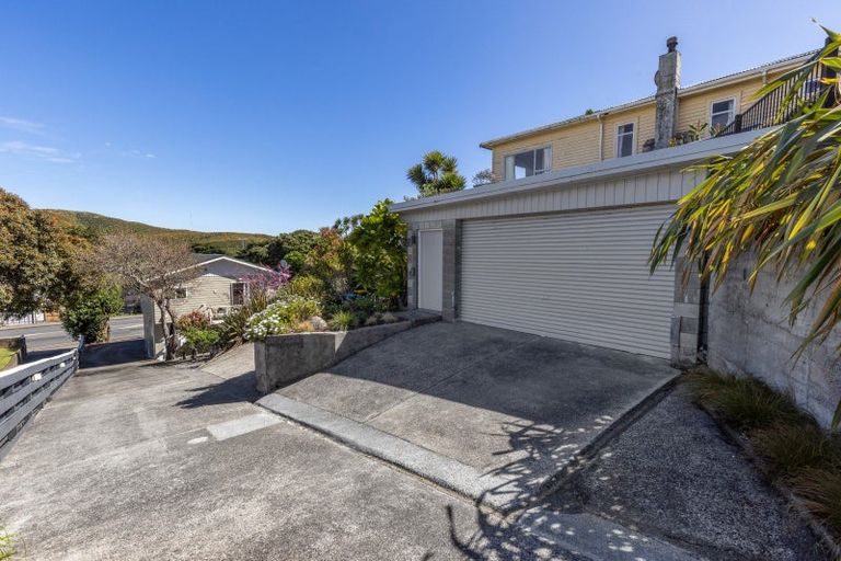 Photo of property in 68a Mana Esplanade, Paremata, Porirua, 5026