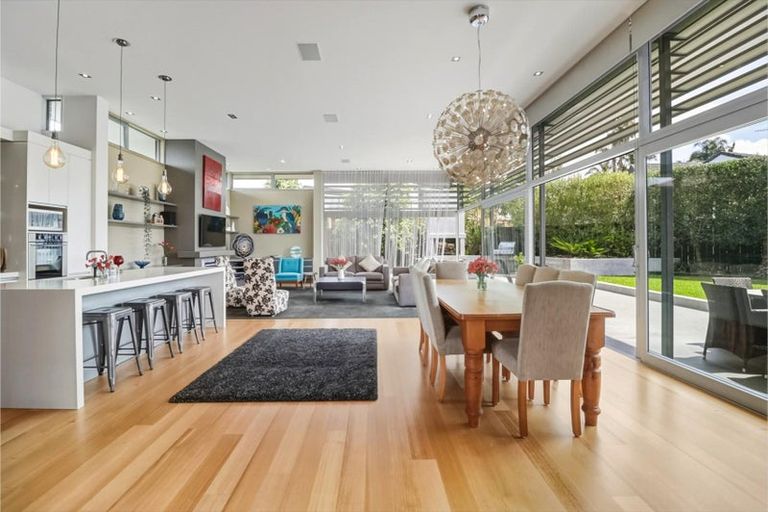 Photo of property in 12 Highlight Parade, Te Atatu South, Auckland, 0610