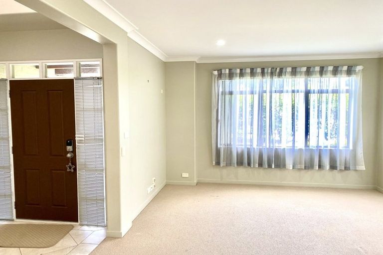 Photo of property in 56 Oakway Drive, Schnapper Rock, Auckland, 0632
