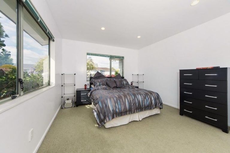 Photo of property in 1b Hindmarsh Street, Henderson, Auckland, 0612
