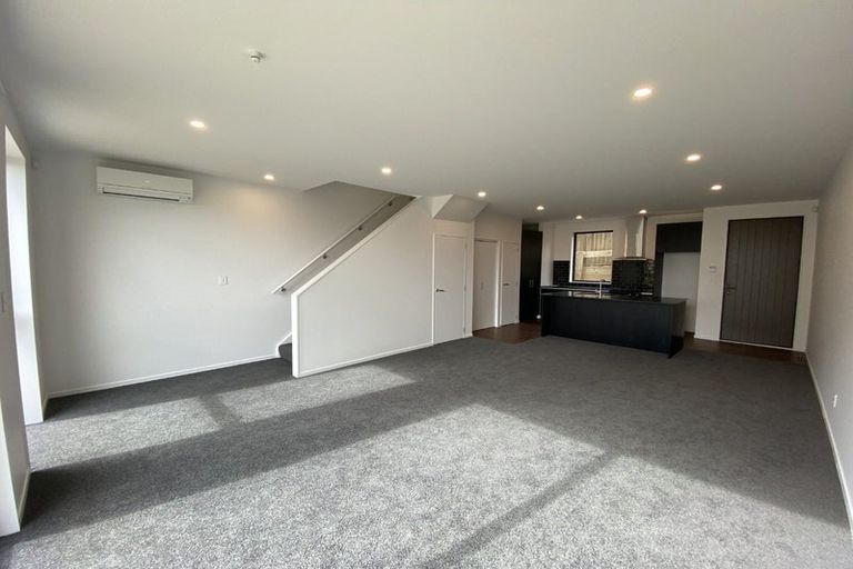 Photo of property in 62u4 Spenmoor Street, Newlands, Wellington, 6037