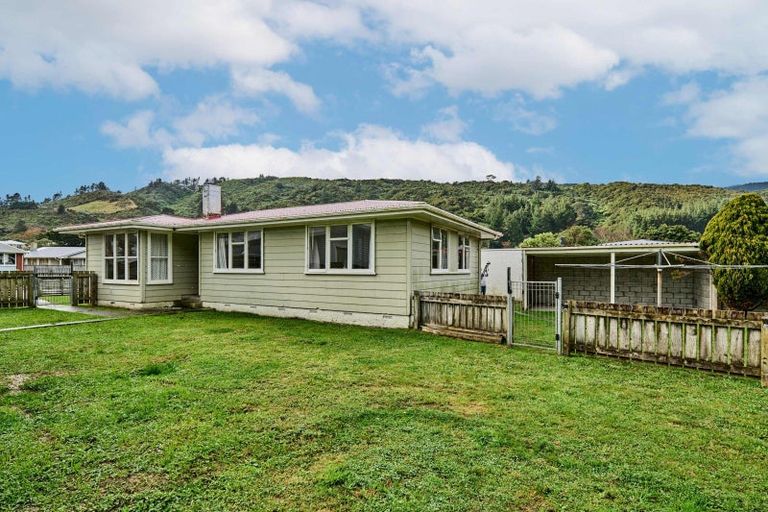 Photo of property in 11 Orewa Grove, Wainuiomata, Lower Hutt, 5014