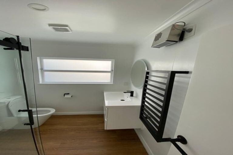 Photo of property in 1/17 The Parade, Island Bay, Wellington, 6023