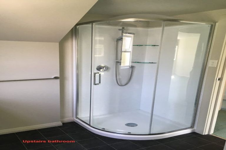 Photo of property in 2 Rodney Street, Northland, Wellington, 6012