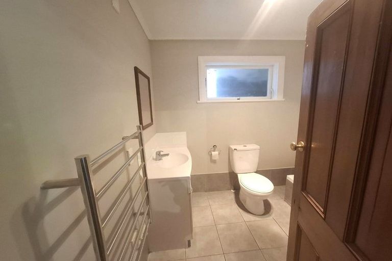 Photo of property in 221 Ohiro Road, Brooklyn, Wellington, 6021