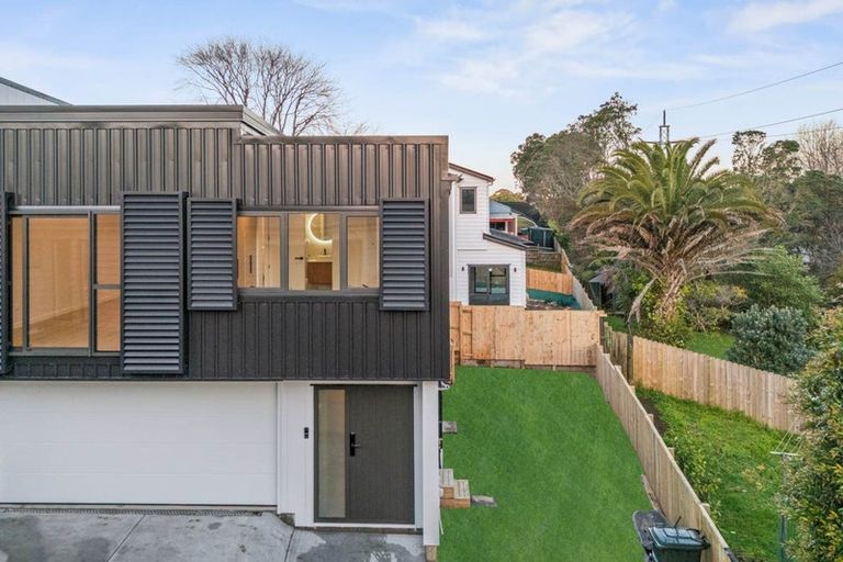 Photo of property in 69d Chivalry Road, Glenfield, Auckland, 0629